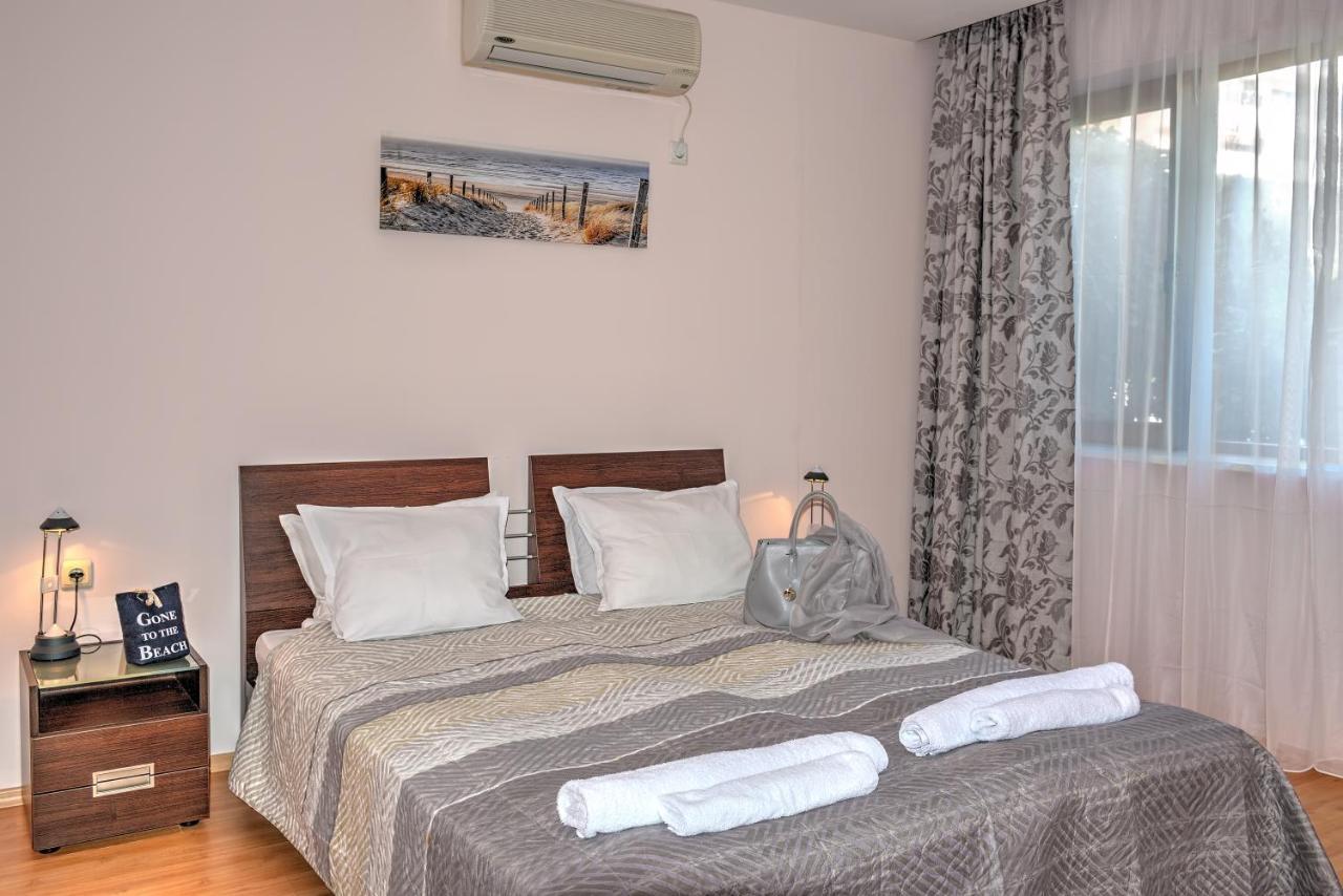 Messambria Beach Apartments Sveti Vlas Bagian luar foto