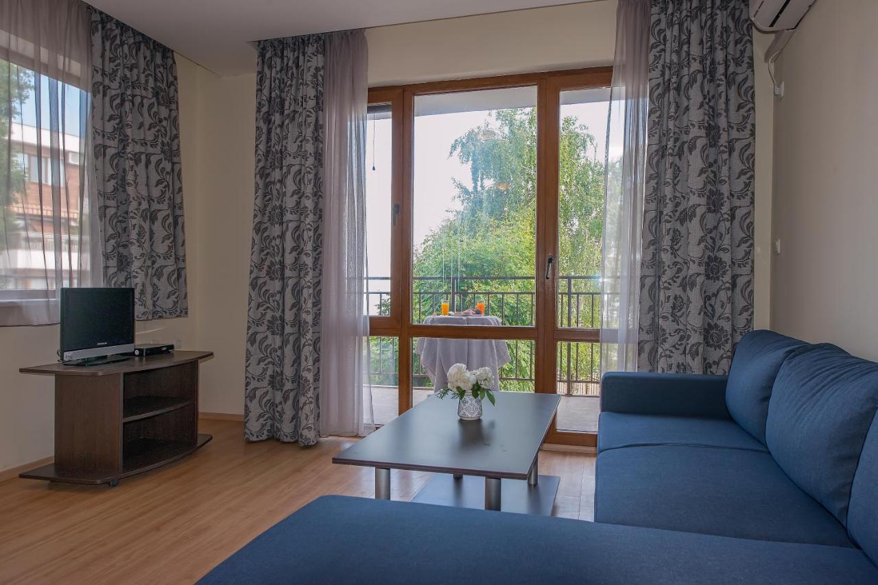 Messambria Beach Apartments Sveti Vlas Bagian luar foto