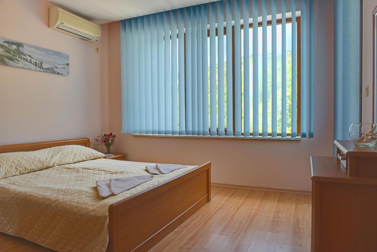 Messambria Beach Apartments Sveti Vlas Bagian luar foto