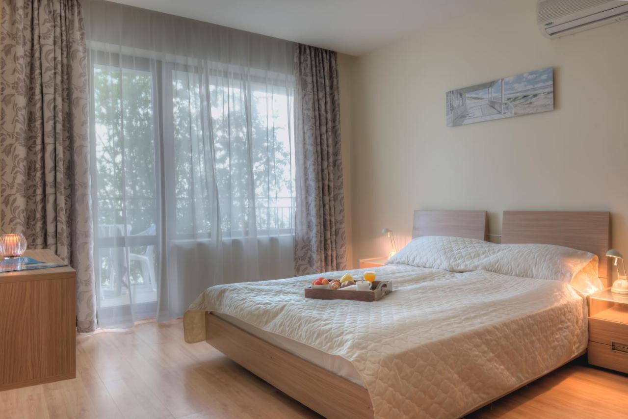 Messambria Beach Apartments Sveti Vlas Bagian luar foto