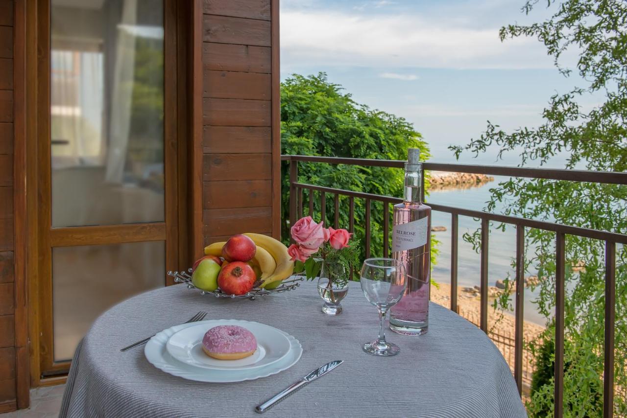 Messambria Beach Apartments Sveti Vlas Bagian luar foto