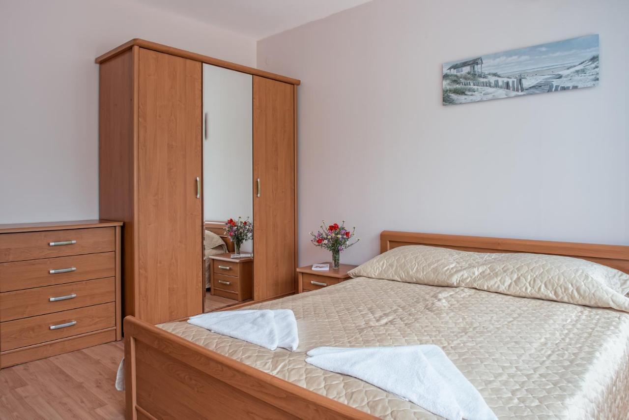 Messambria Beach Apartments Sveti Vlas Bagian luar foto