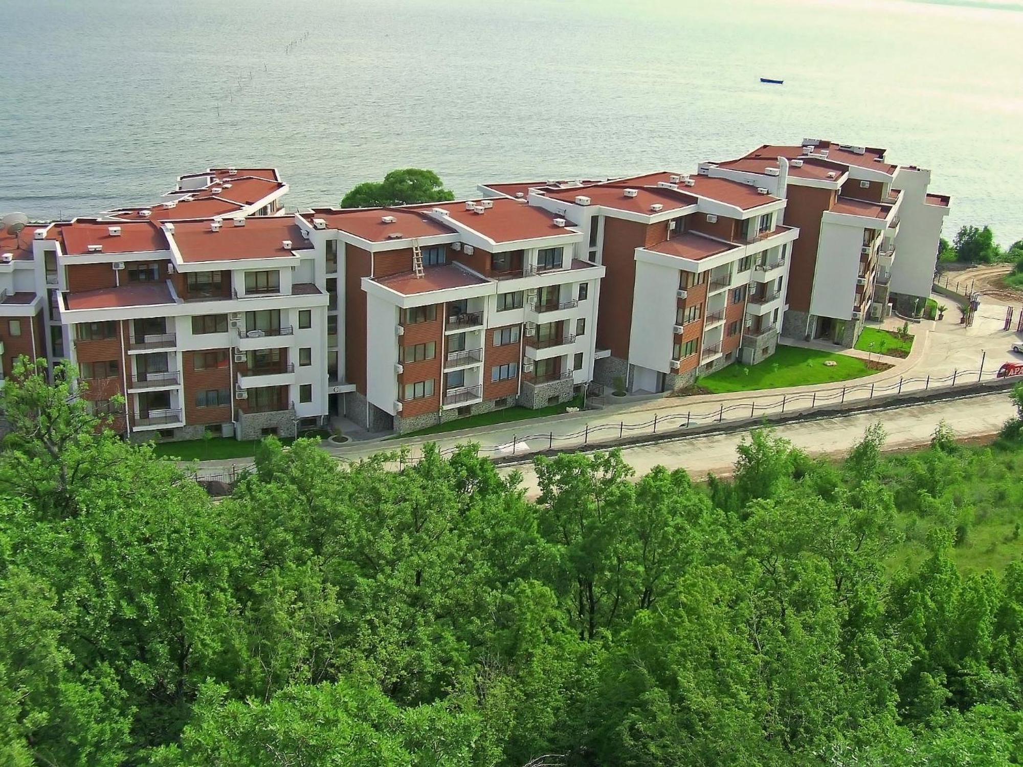 Messambria Beach Apartments Sveti Vlas Bagian luar foto