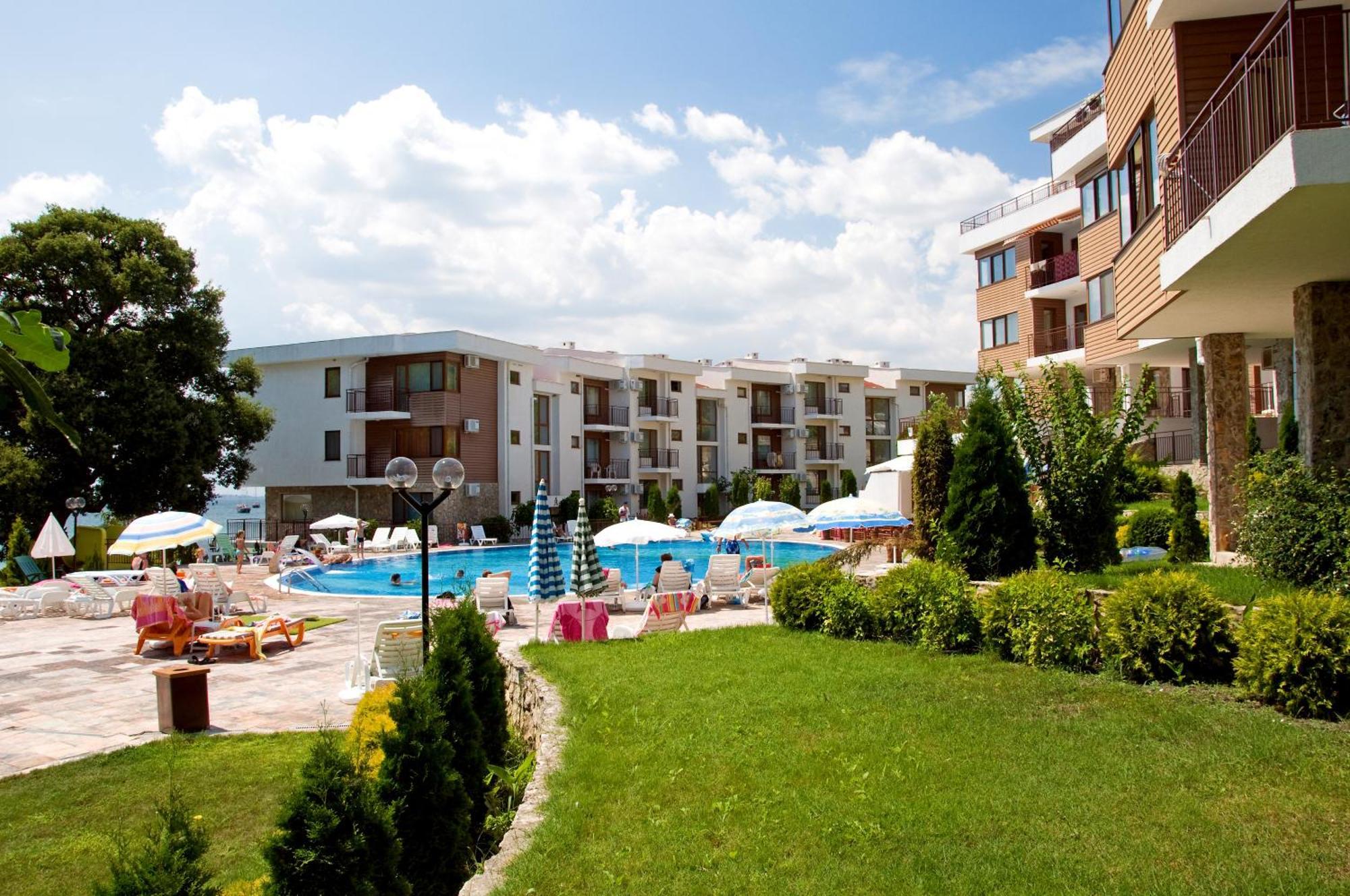 Messambria Beach Apartments Sveti Vlas Bagian luar foto