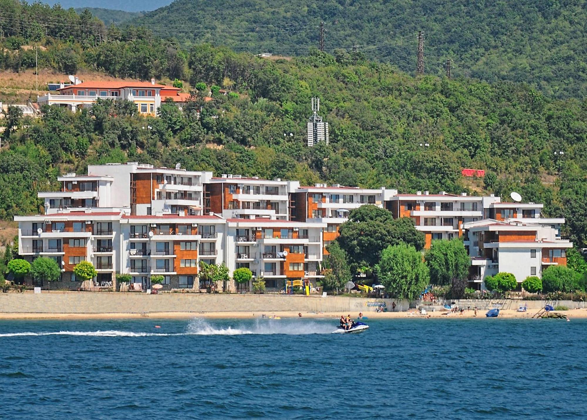 Messambria Beach Apartments Sveti Vlas Bagian luar foto