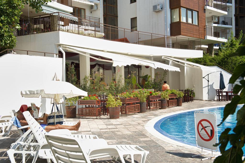 Messambria Beach Apartments Sveti Vlas Bagian luar foto
